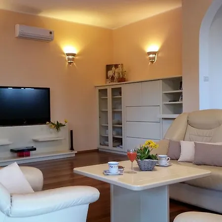 Villa White